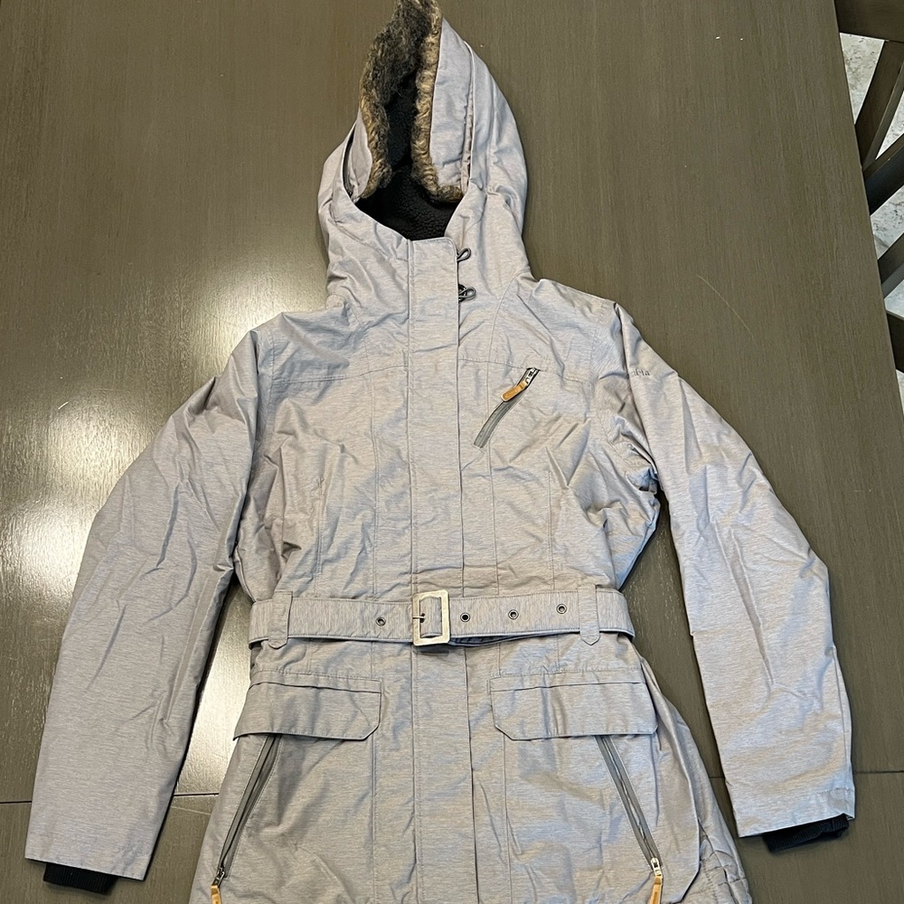 Columbia Women’s Gray Puffer Jacket with Belt